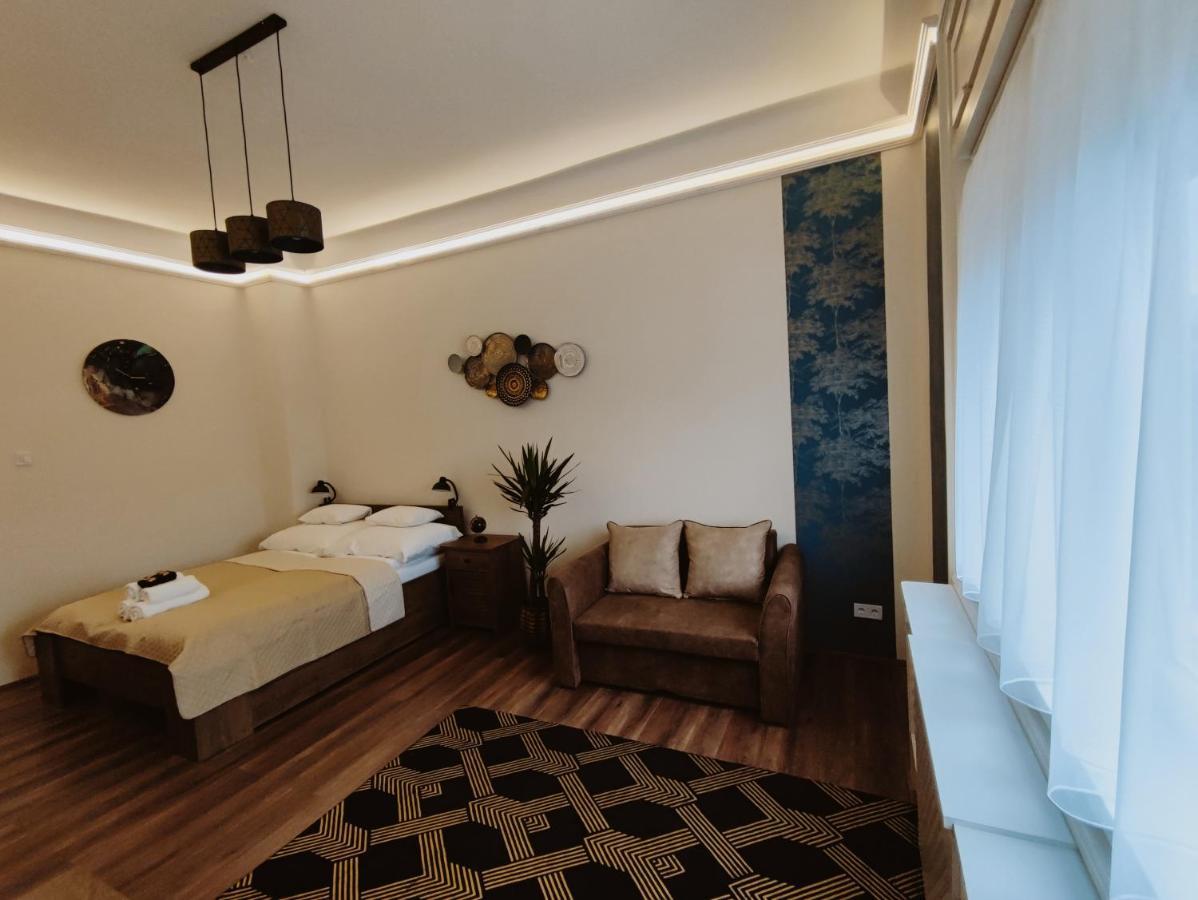 Central Palace Apartman Debreţin Exterior foto