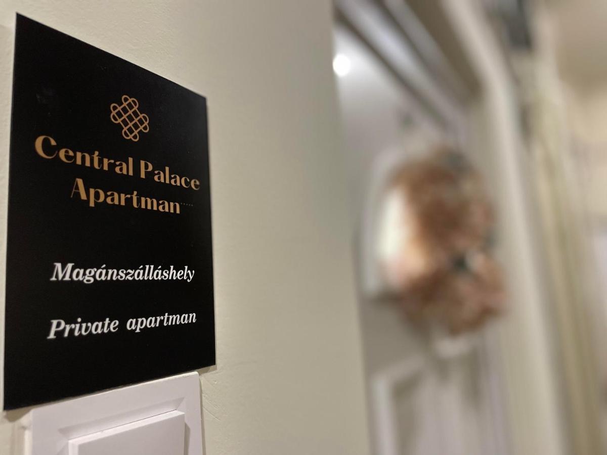 Central Palace Apartman Debreţin Exterior foto