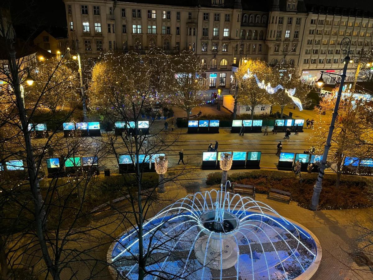 Central Palace Apartman Debreţin Exterior foto